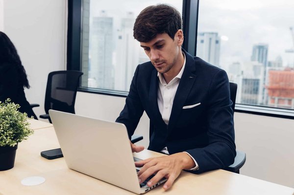 How to use chatbots for retargeting and customer retention ?